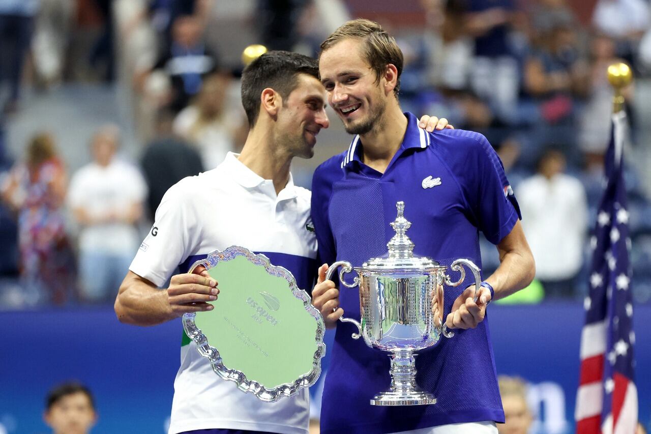 Djokovic con la bandeja, Medvedev con la copa. La premiación que nadie se esperaba