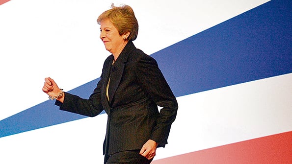 Theresa May subió al escenario en Birmingham al ritmo de “Dancing Queen”.