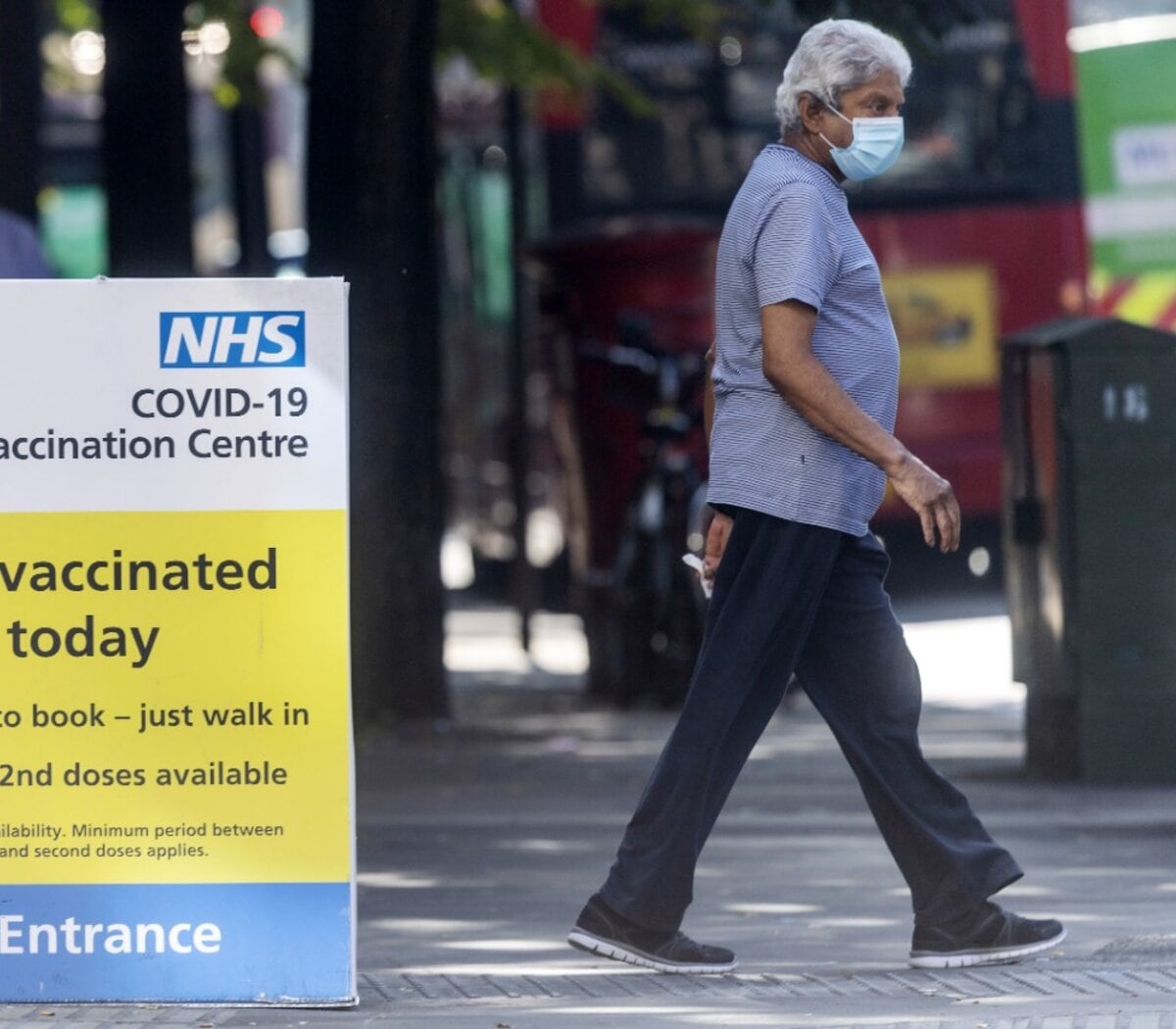 Los mayores de 12 años deberán presentar un test negativo efectuado como máximo 48 horas antes del ingreso al Reino Unido.