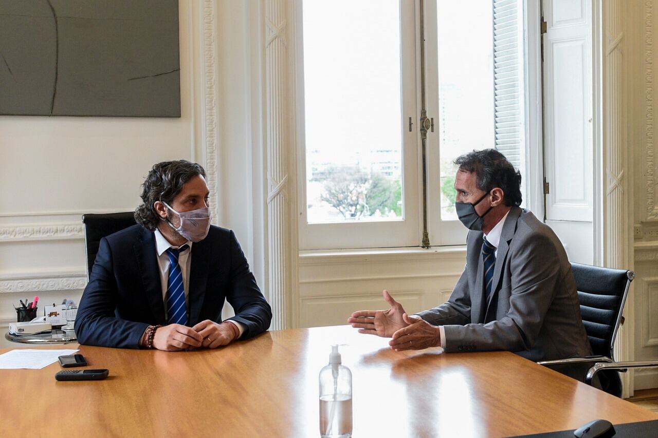 "Queremos garantizar la transparencia de la obra pública", dijo el ministro del área al término del encuentro con Santiago Cafiero.