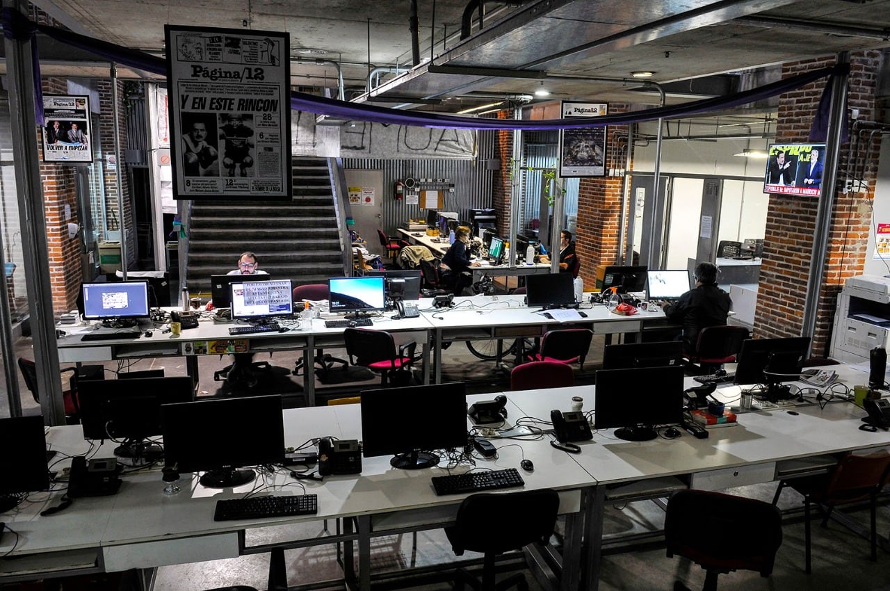 La redacción hoy, con guardias mínimas presenciales y trabajo remoto.