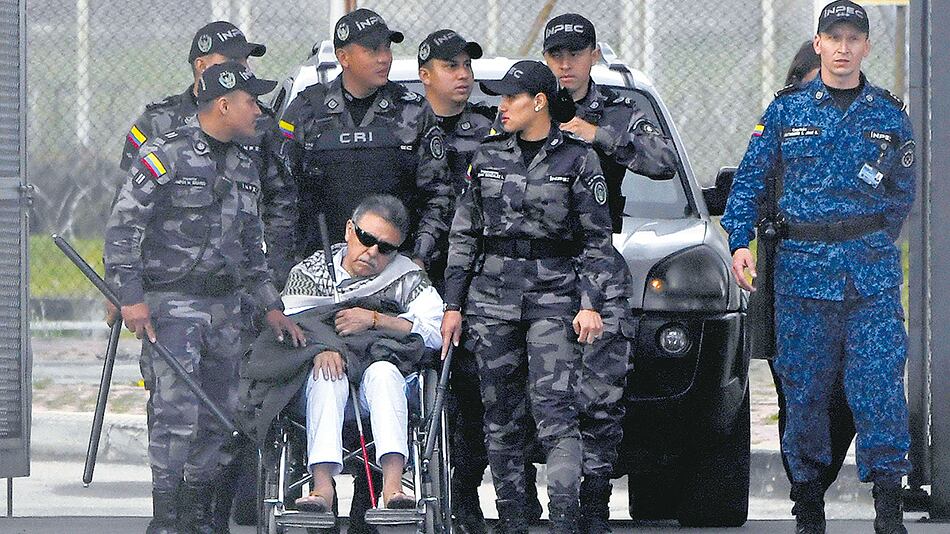 El ex comandante de las FARC Jesús Santrich dice que mantiene su compromiso con el Arcuerdo de Paz