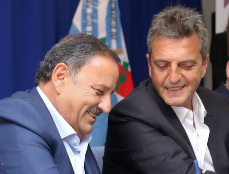 Ricardo Quntela y el precandidato a presidente de la nación Sergio Massa.