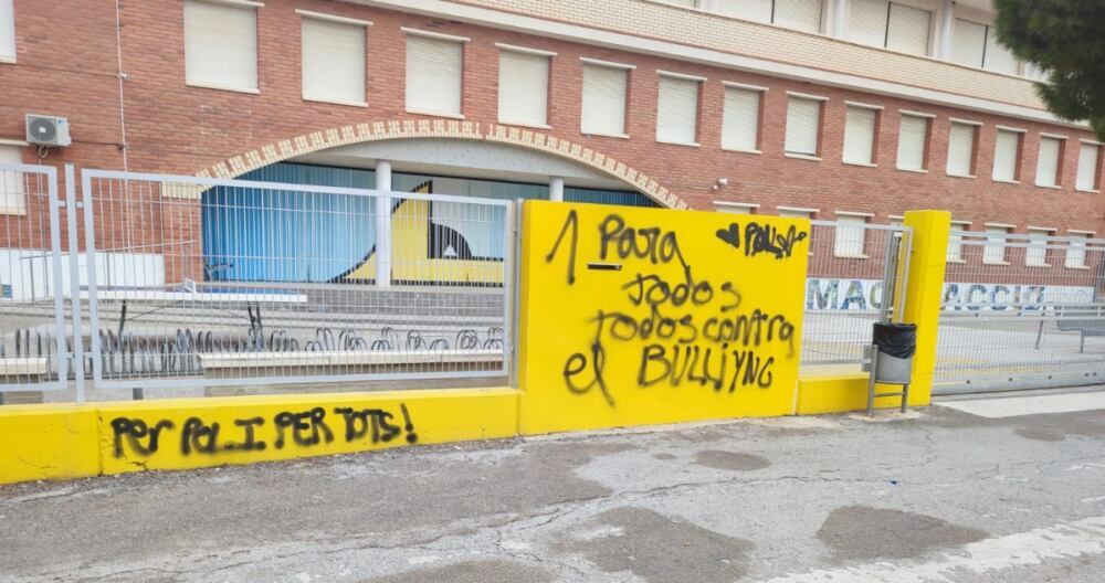 Deste el Institut negaron estar al tanto del supuesto bullying contra el niño. 