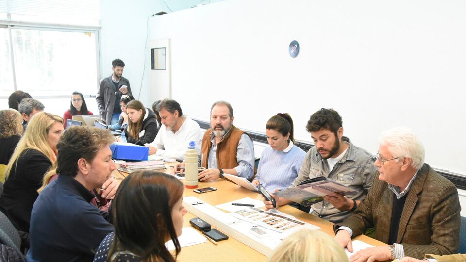 La comisión que define qué torre se hace, y cómo.