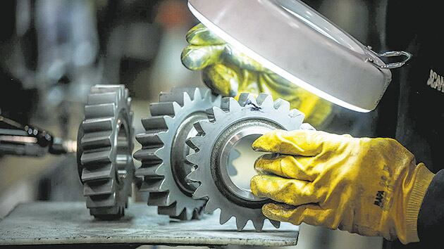 La industria cayó 10,8 por ciento interanual en enero luego de un 2018 en baja.