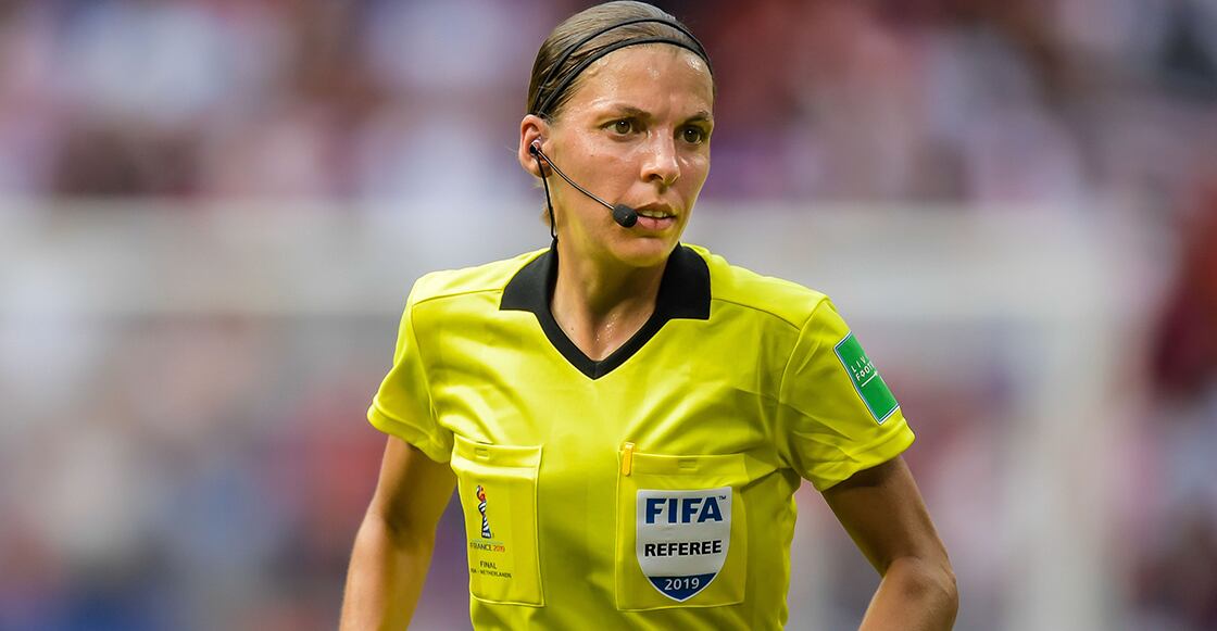 La francesa Stephanie Frappart es una de las seis árbitros mujeres que participarán del Mundial de Fútbol de la FIFA. (Foto: Getty Images)