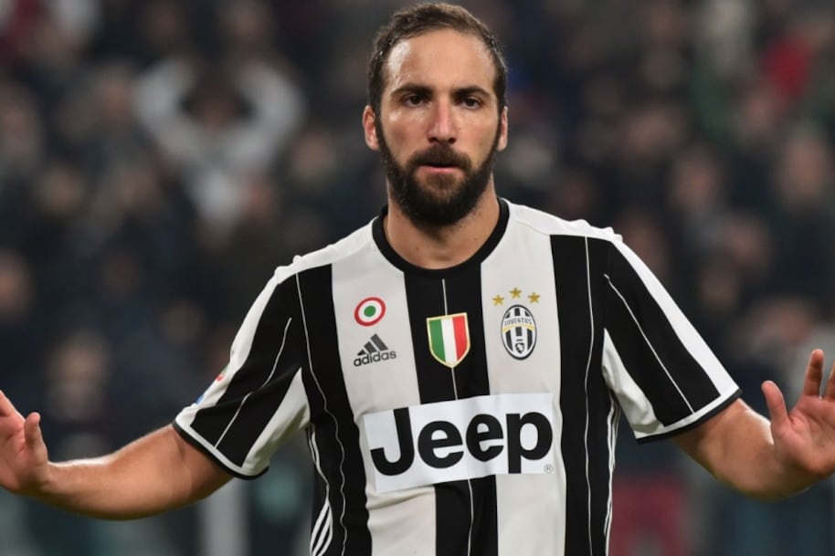 Gonzalo Higuaín, cobra 7,5 millones al año.