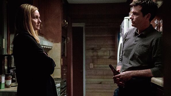 Bateman y Laura Linney brillan al frente de un elenco sin fisuras y una historia atrapante.