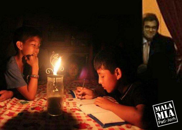 Massot dirigió la maniobra oficialista desde atrás de los cortinados del recinto.