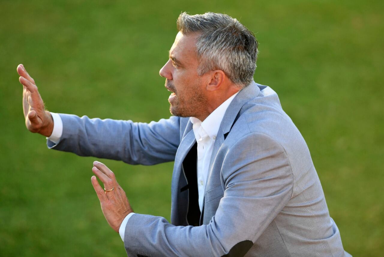 Lucas Pusineri dirigió menos de 30 partidos a Independiente.