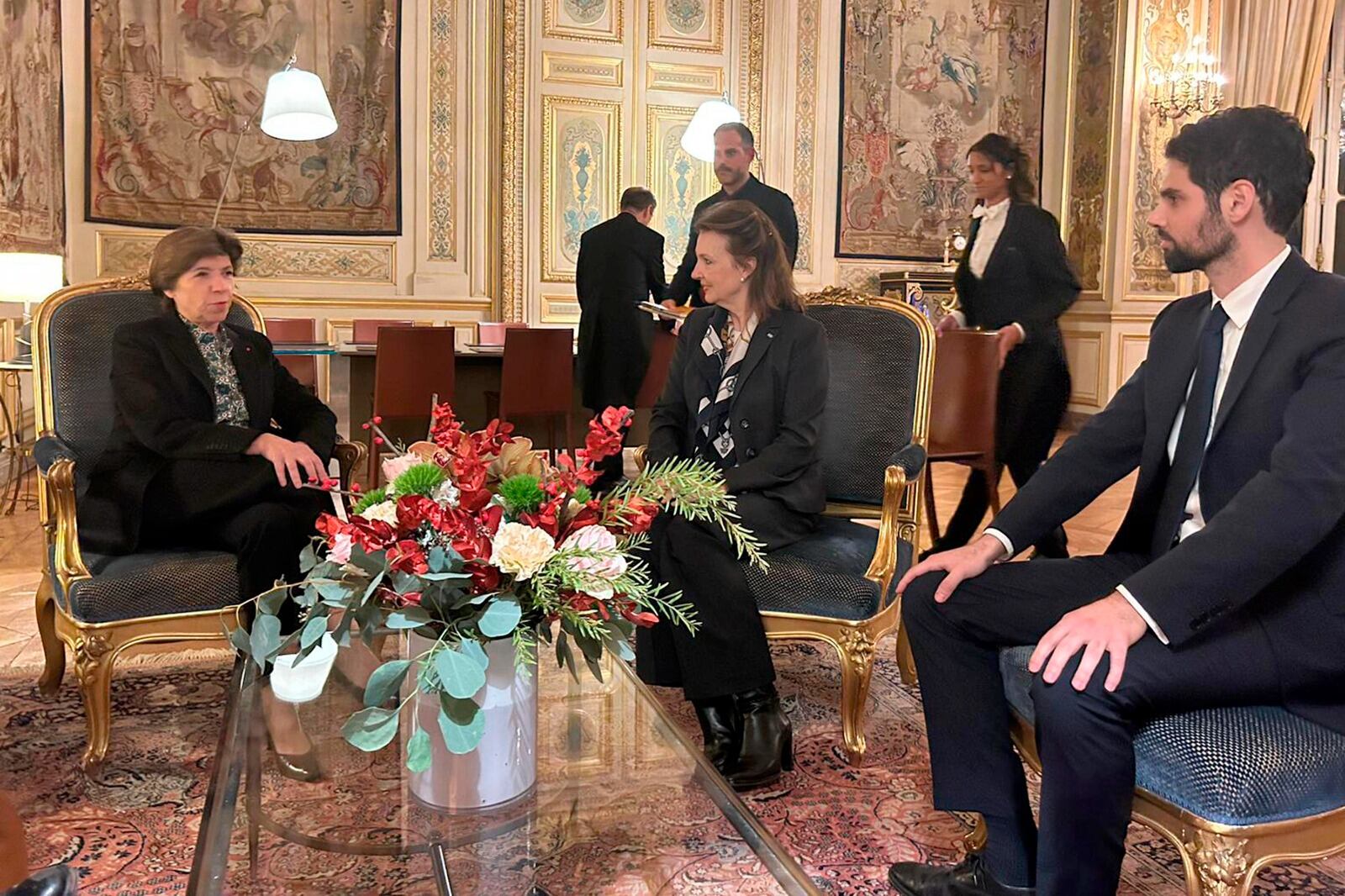 La canciller Diana Mondino ayer junto a su par francesa, Catherine Colonna, y una agenda enfocada en el ingreso a la OCDE. 