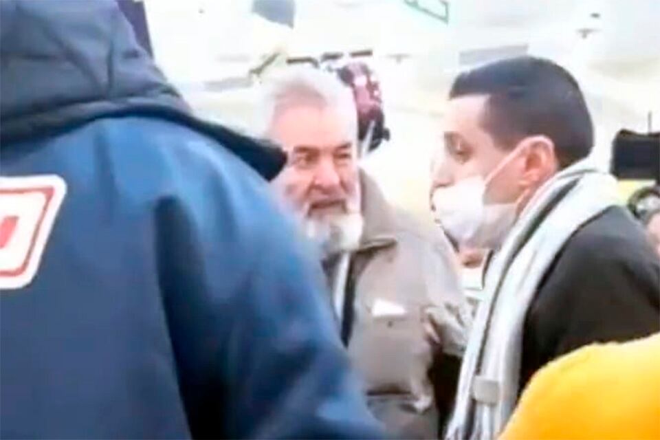 Castells adentro del supermercado Coto de Fisherton