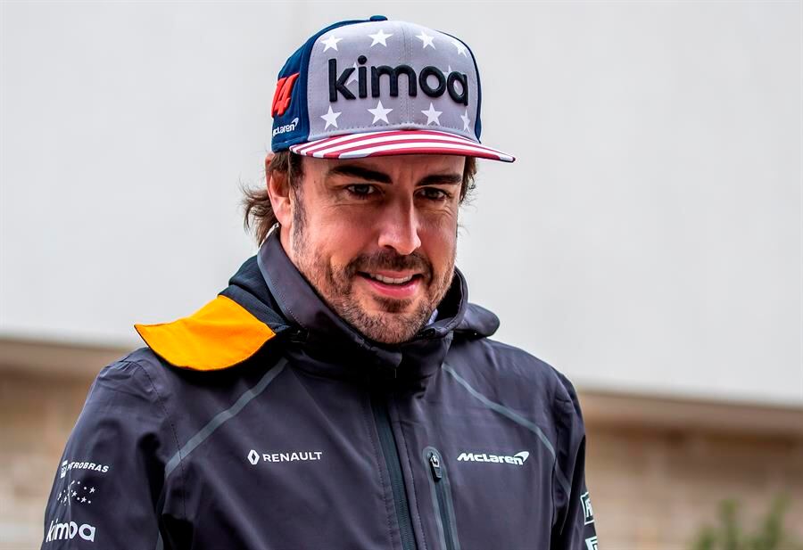 El español Fernando Alonso vuelve a la Fórmula Uno con la escudería Renault.
