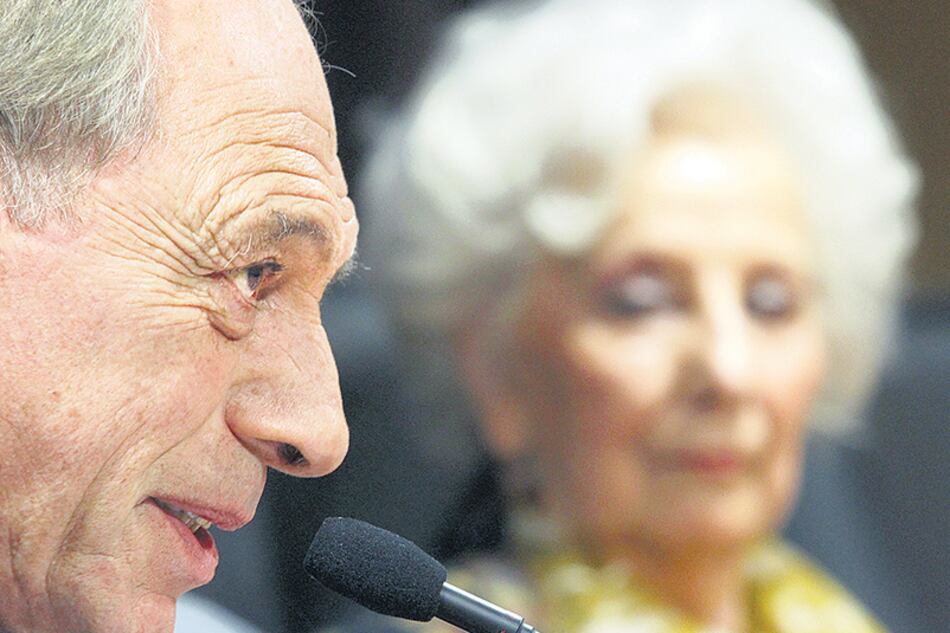 Raúl Zaffaroni y Estela de Carlotto están entre los promotores de la iniciativa.