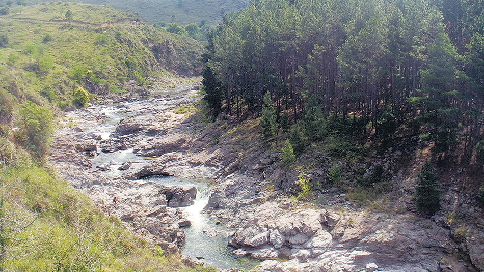Agua y verde, los distintivos de El Durazno, en el corazón serrano cordobés.