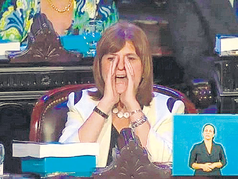 Patricia Bullrich gritándole a CFK en la Asamblea Legislativa de 2015.
