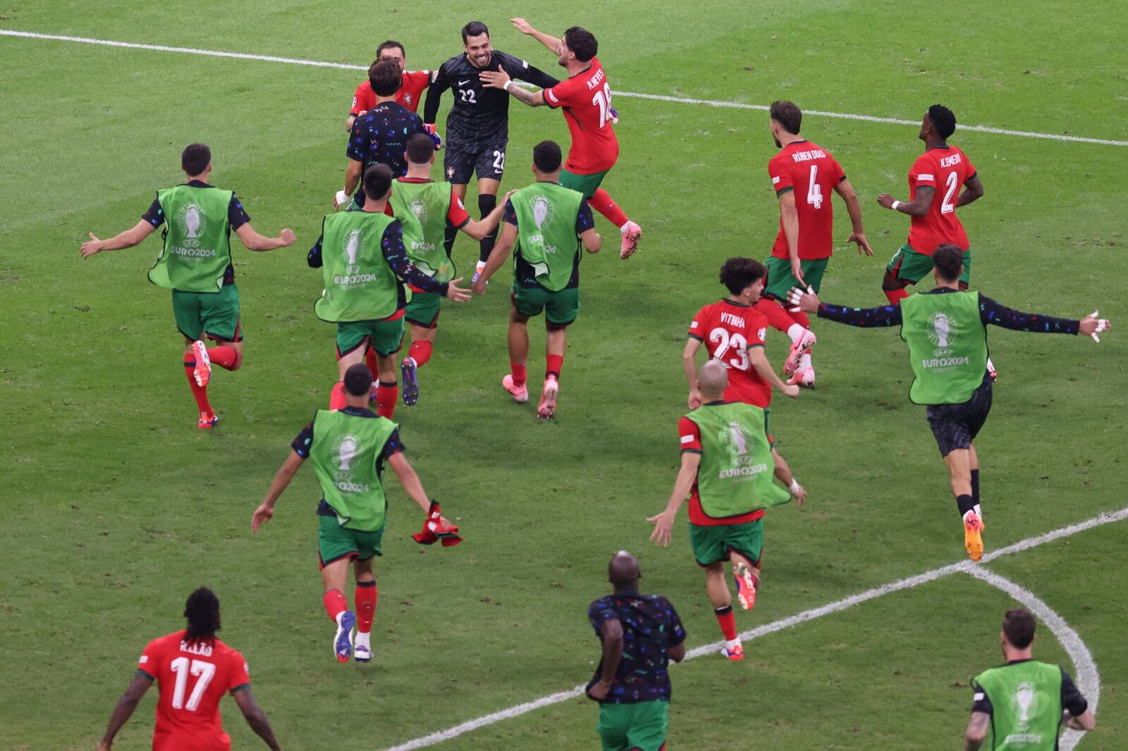 Todos van con Diogo Costa. El uno tuvo una actuación histórica.