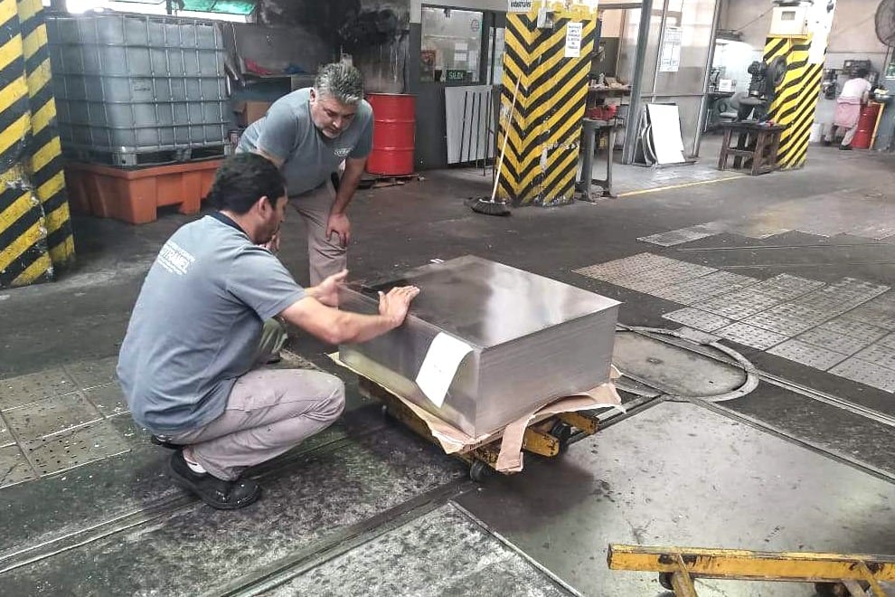 "Siempre dijimos que tenemos buena calidad, porque somos los mismos trabajadores que manejamos las máquinas. Estamos muy contentos”, dice a PáginaI12 Nicolás Macchi referente de la cooperativa.