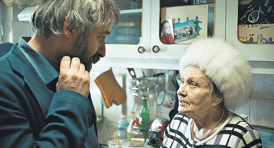 La abuela Evelina, comunista convencida, explica sus razones.