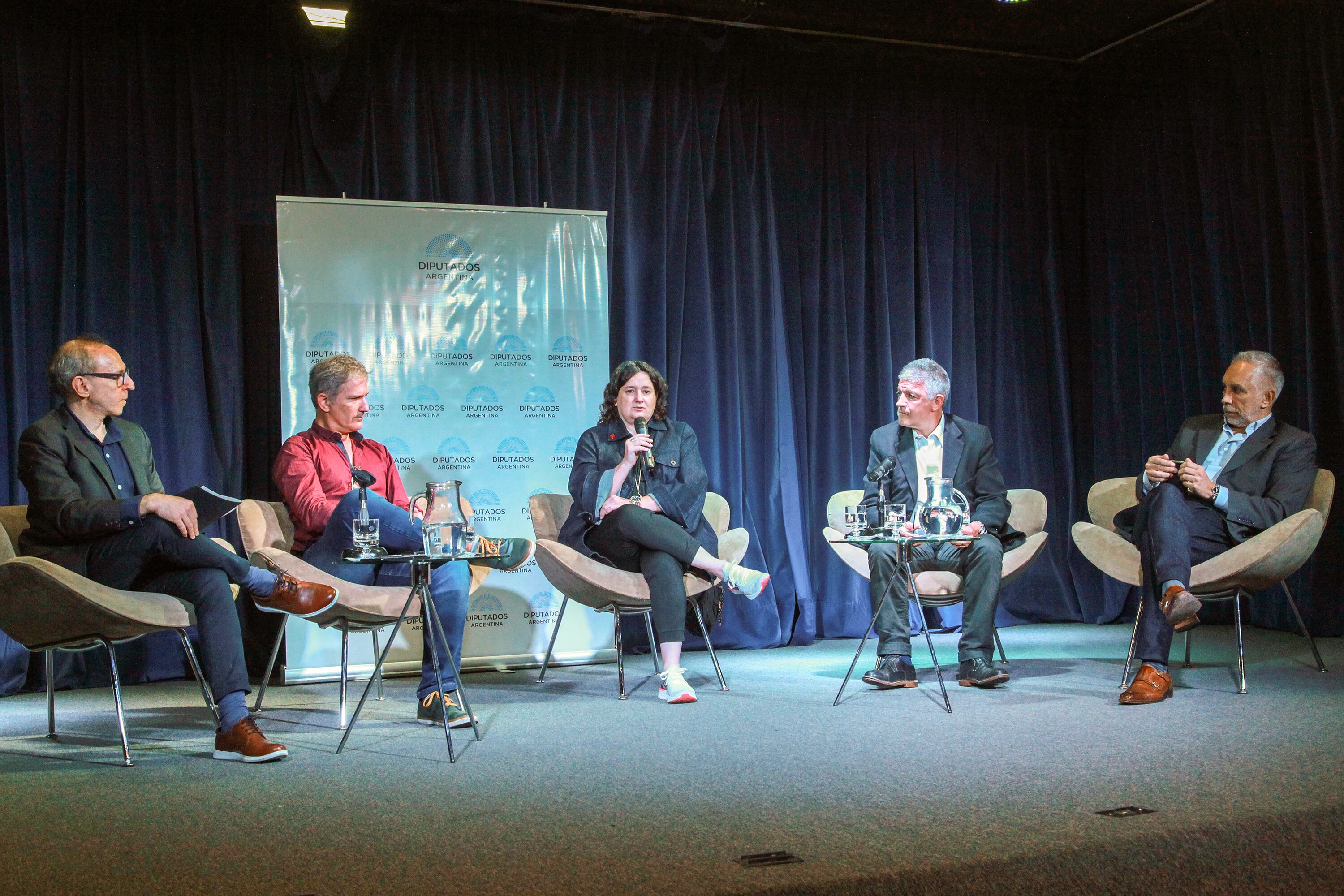 “El tema no está en el centro de los intereses del Poder Ejecutivo”, reconoció Gustavo López, del Enacom.