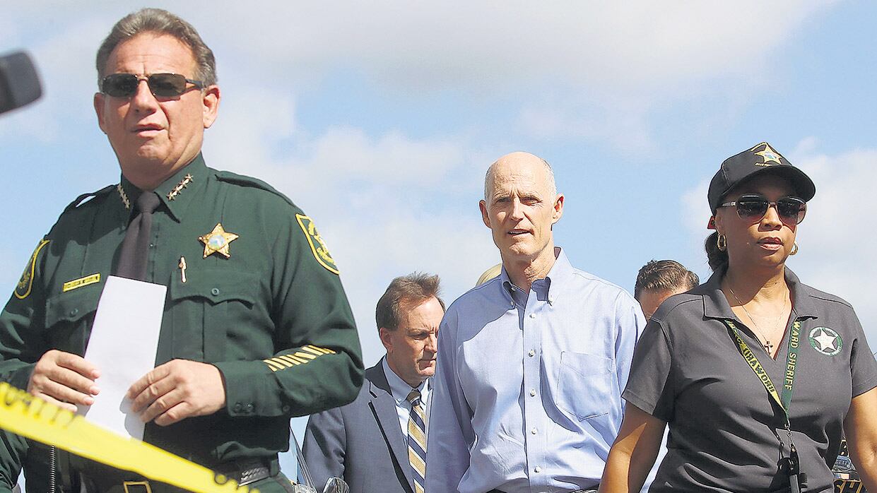 Para el gobernador de Florida, la solución pasa por entrenar a los docentes en el uso de armas.