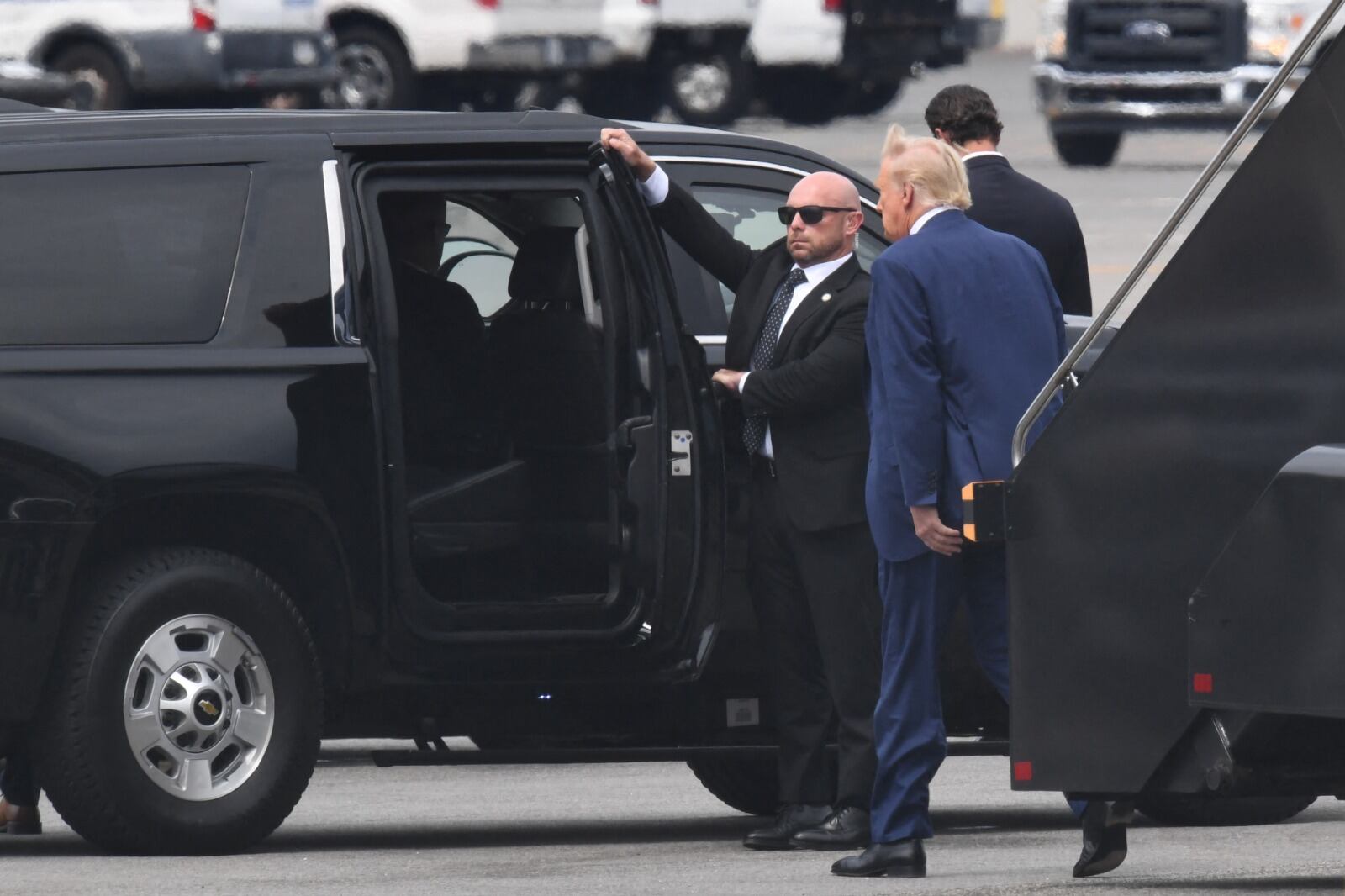 Trumpllega a Washington para comparecer ante la corte federal.