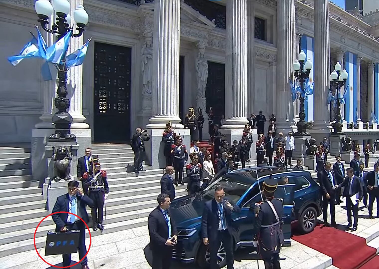 Javier Milei asumió como presidente en medio de un puntilloso operativo de seguridad. Foto: captura de TV