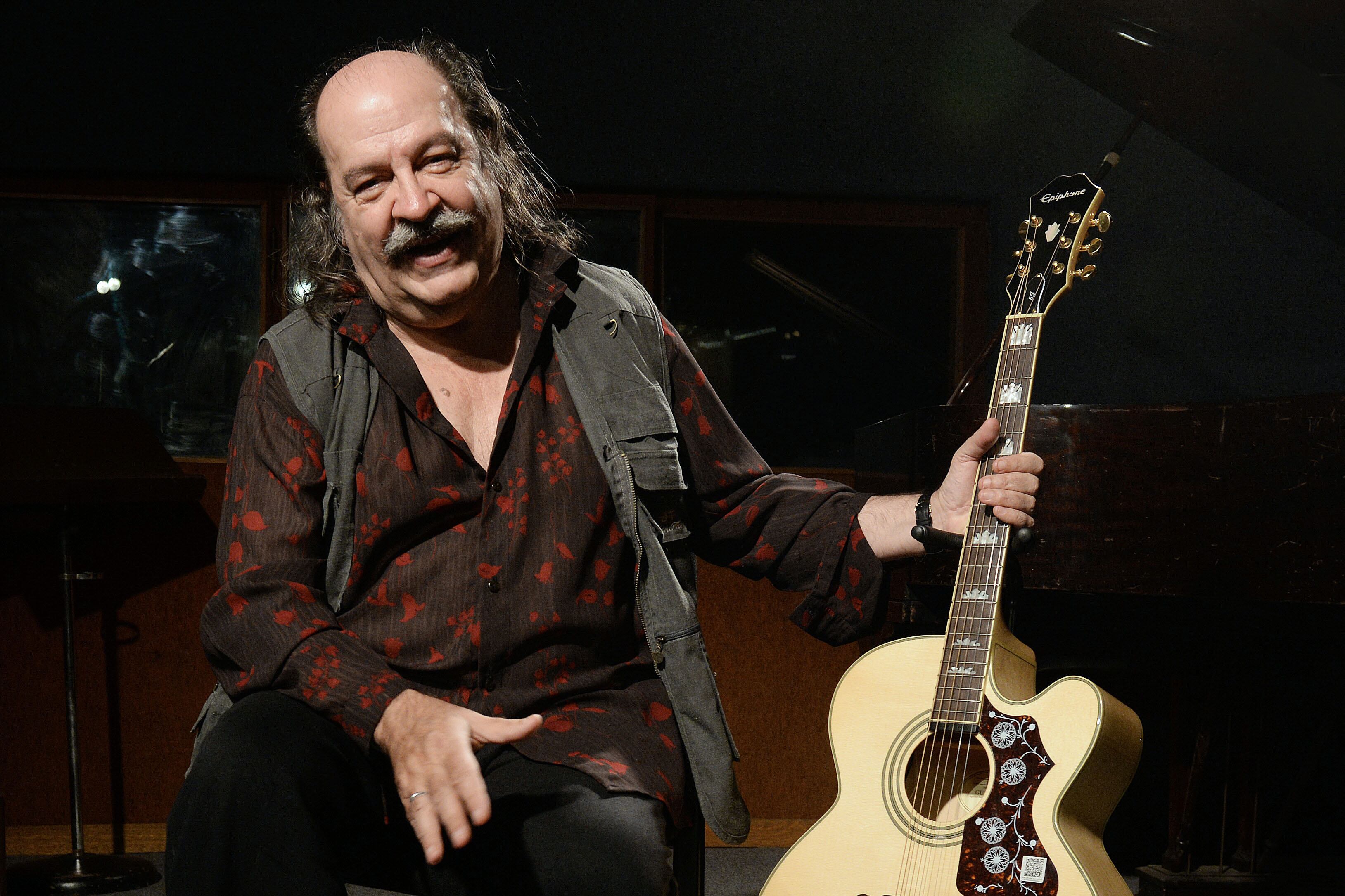 "Estoy metido en muchas cosas que se van moviendo acorde a los tiempos que vivimos."