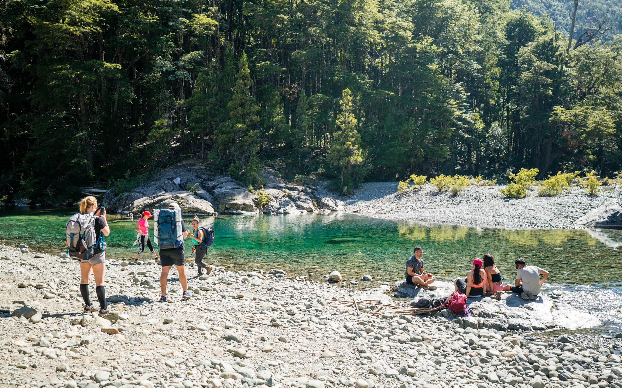 En El Bolsón, la restricción inició a las 8 de de este sábado y termina a las 8 del domingo