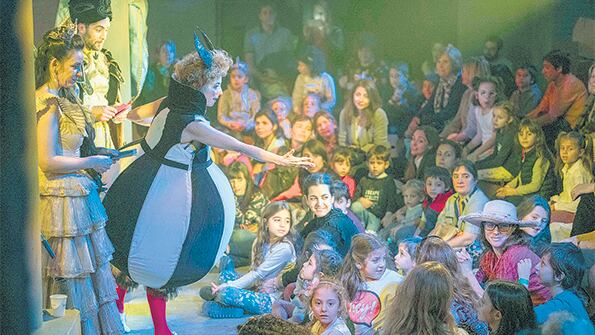 Seres de mundos fantásticos. Hoy y mañana a las 10, 12, 14 y 16. Sábado y domingo, a las 10 y a las 12. Cuentos en el Dorado. Martes a viernes de vacaciones a las 14.30 y 16.