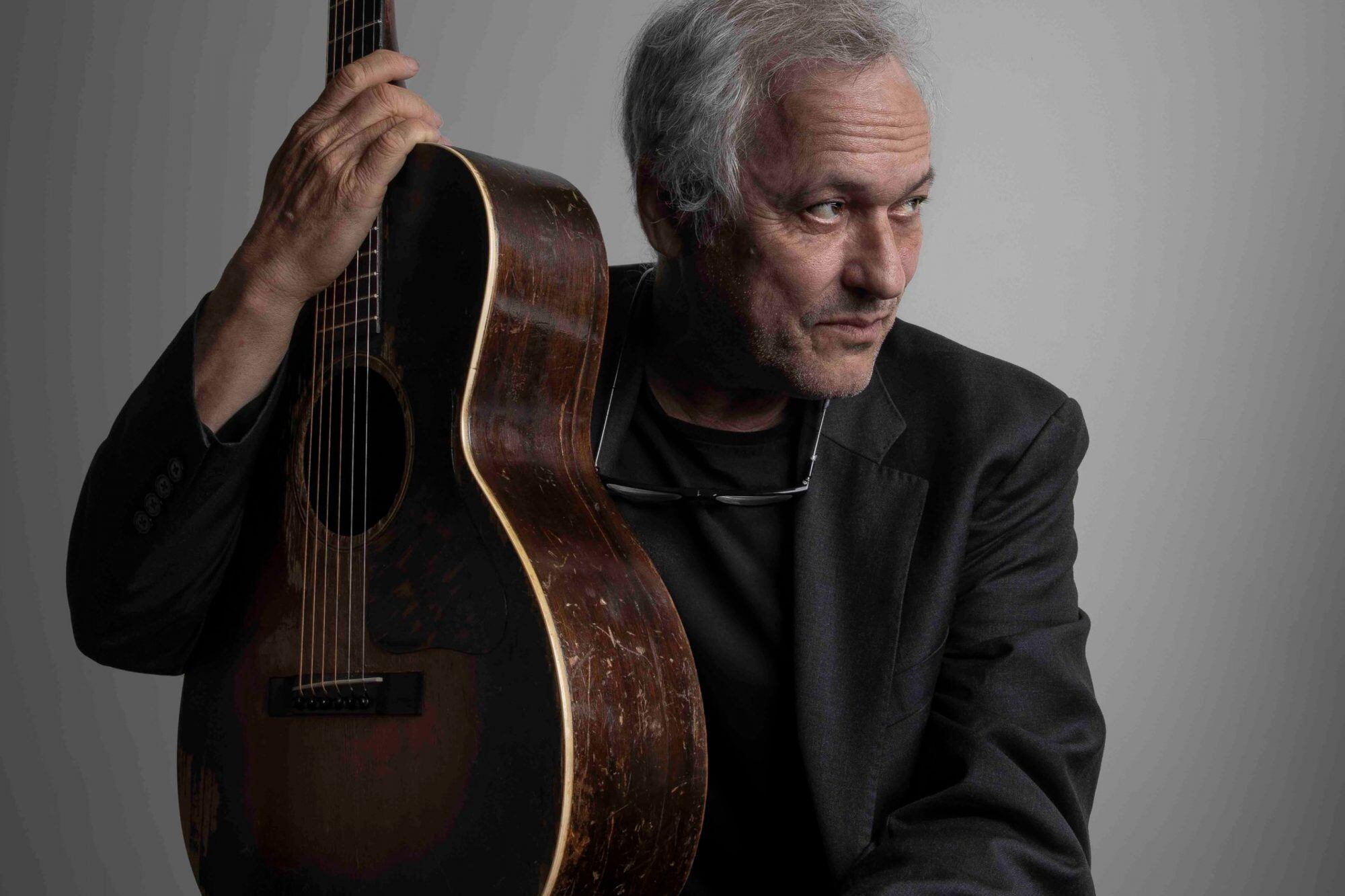 Marc Ribot, fotografiado por Eric van den Brulle