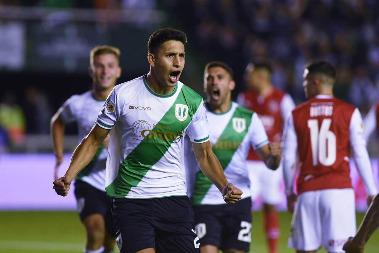 Maldonado festeja el gol para Banfield