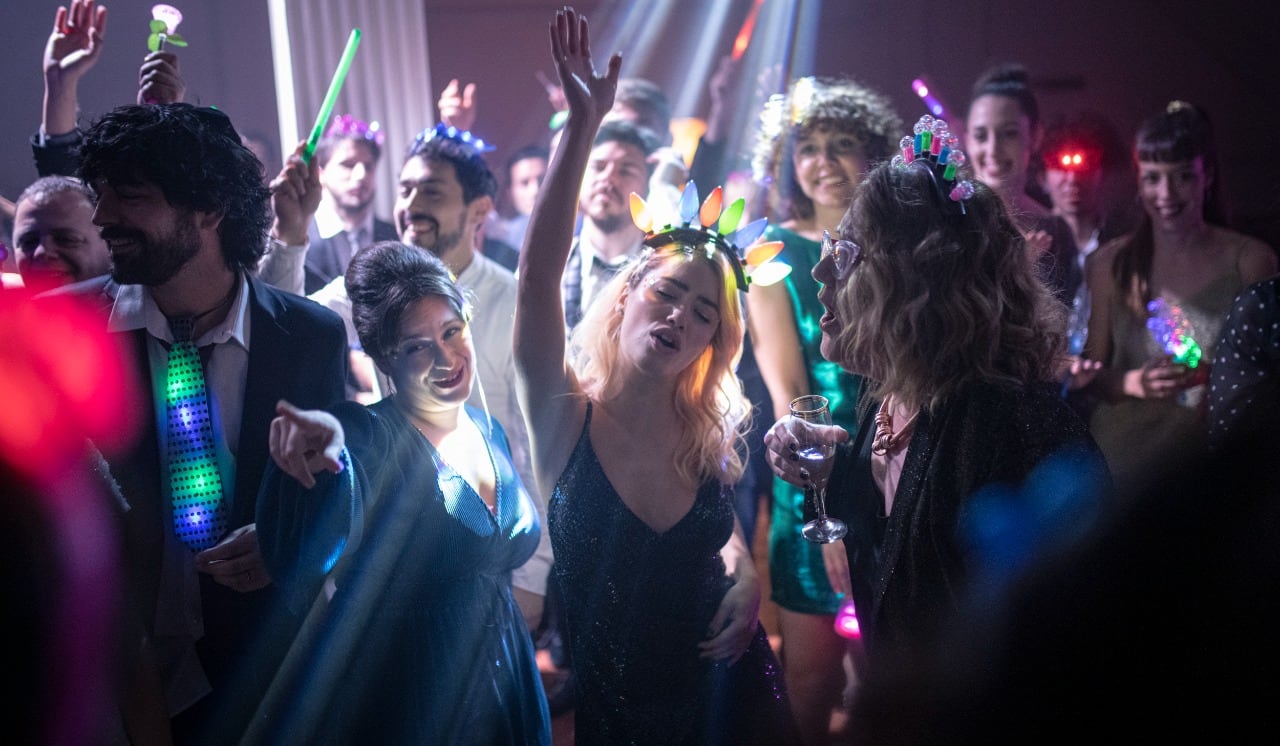 "El fin del amor" es también la constatación de que esas otras formas de vincularnos no son necesariamente más sencillas, ni más felices.