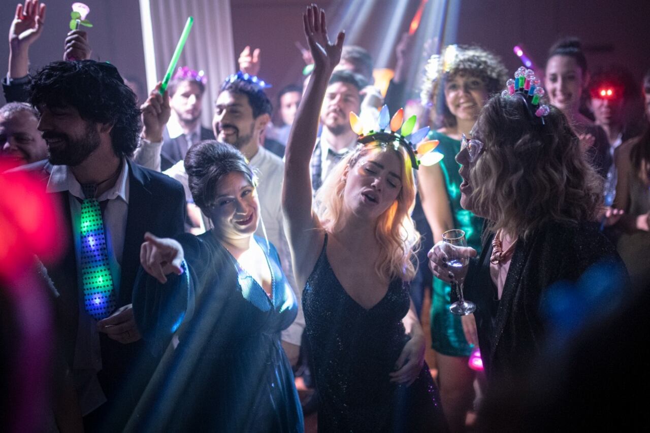 "El fin del amor" es también la constatación de que esas otras formas de vincularnos no son necesariamente más sencillas, ni más felices.