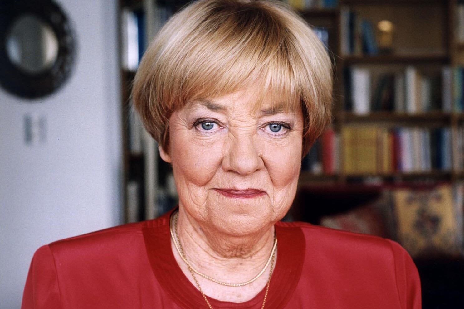 María Elena Walsh recibió en vida innumerables reconocimientos, homenajes y premios, en la Argentina y el extranjero.