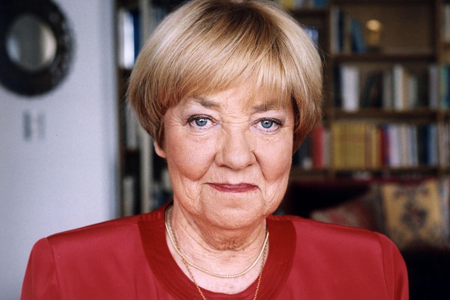 María Elena Walsh recibió en vida innumerables reconocimientos, homenajes y premios, en la Argentina y el extranjero.