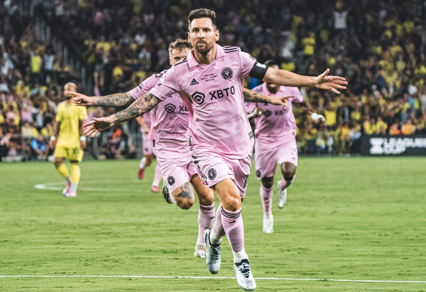 Lionel Messi festeja su gol de hoy vs Nashville.