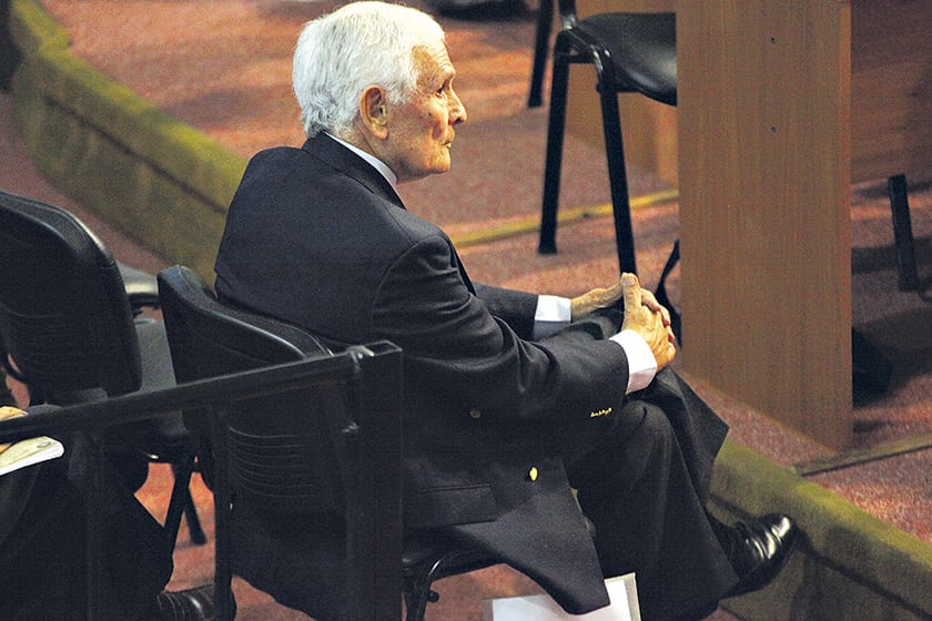 Miguel Etchecolatz acumula seis condenas por delitos de lesa humanidad.