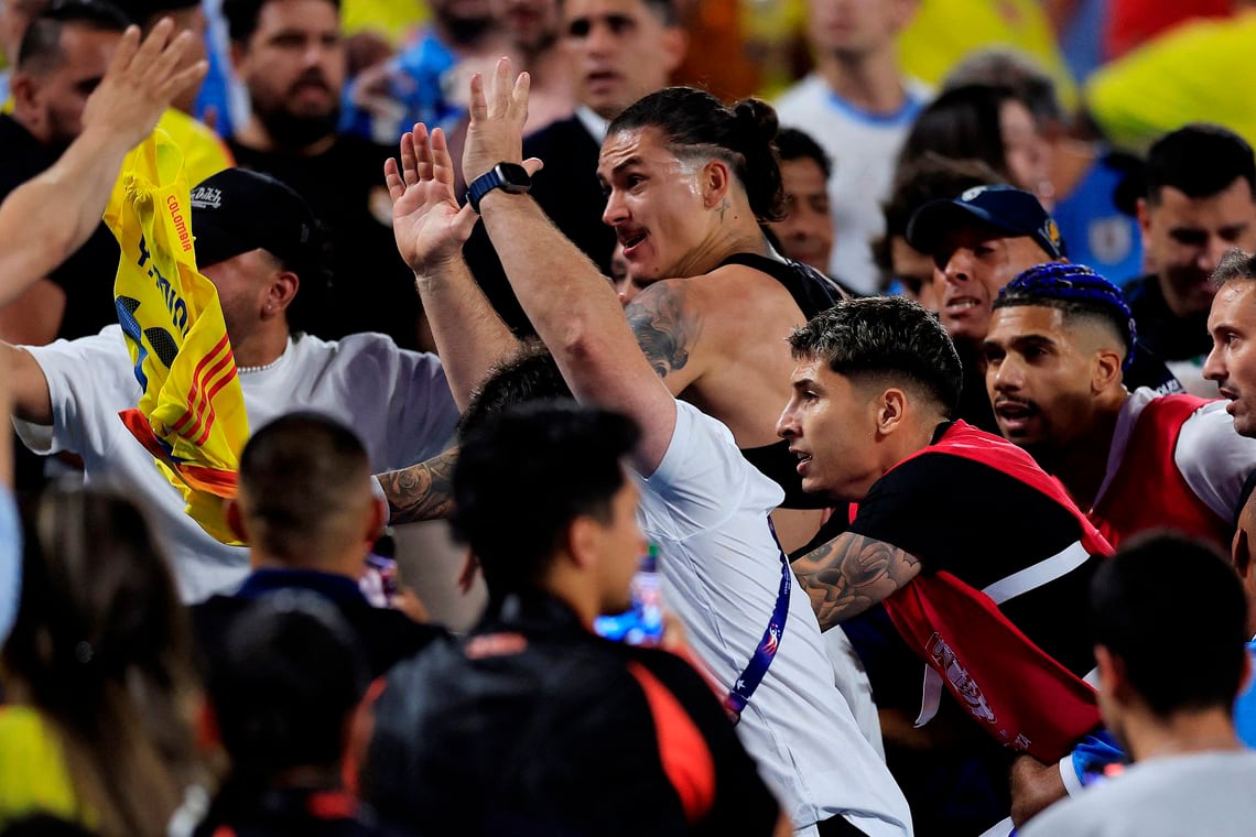 Núñez se peleó con los hinchas colombianos