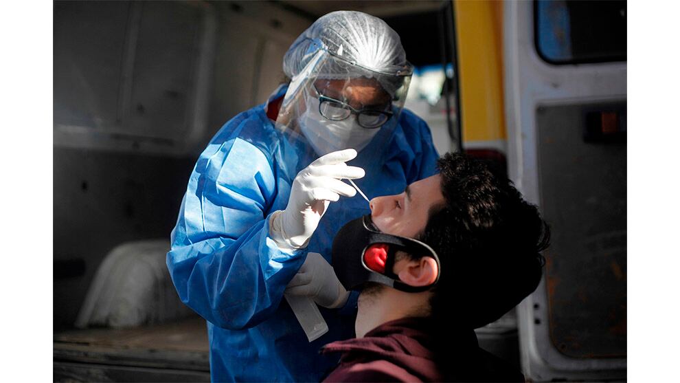 Hay por el momento 2172 personas internadas en Unidades de Terapia Intensiva. 
