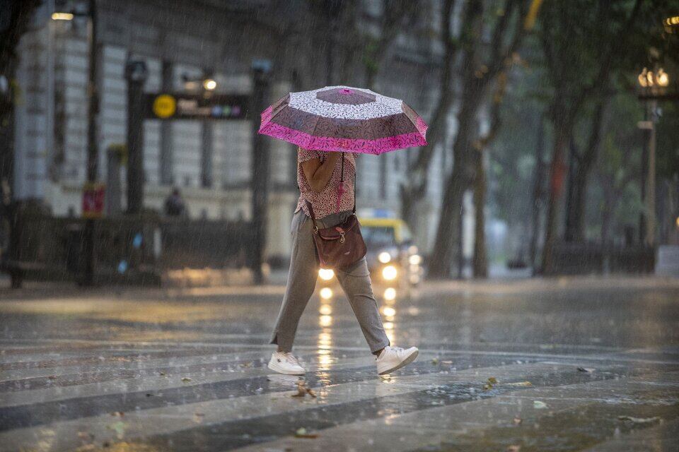 Tras el fuerte temporal, rigen alertas meteorológicas en 10 provincias.