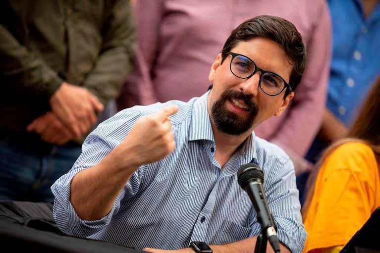 El opositor venezolano Freddy Guevara fue liberado tras más de un mes de detención.