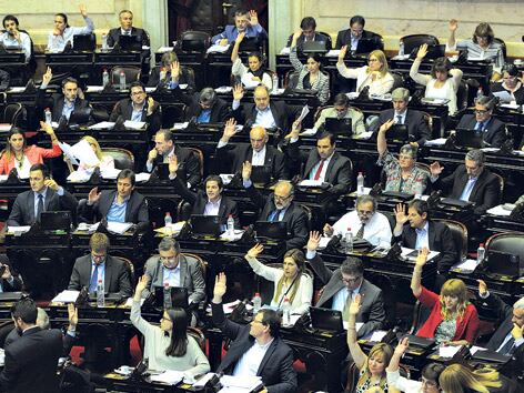La iniciativa finalmente se aprobó por 211 votos a favor y ninguno en contra.