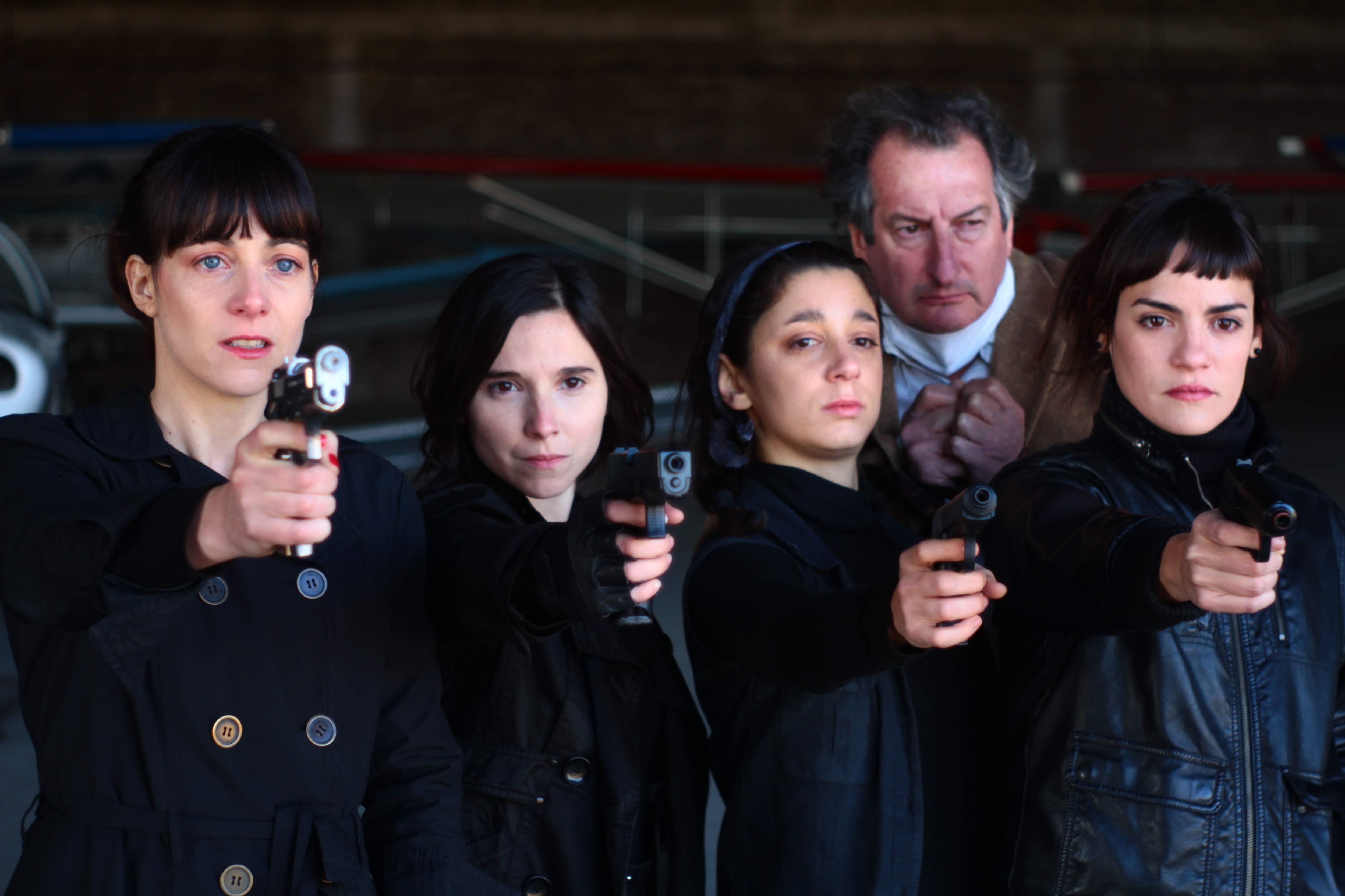 Las chicas del colectivo Piel de Lava, protagonistas de La flor, son de armas tomar.