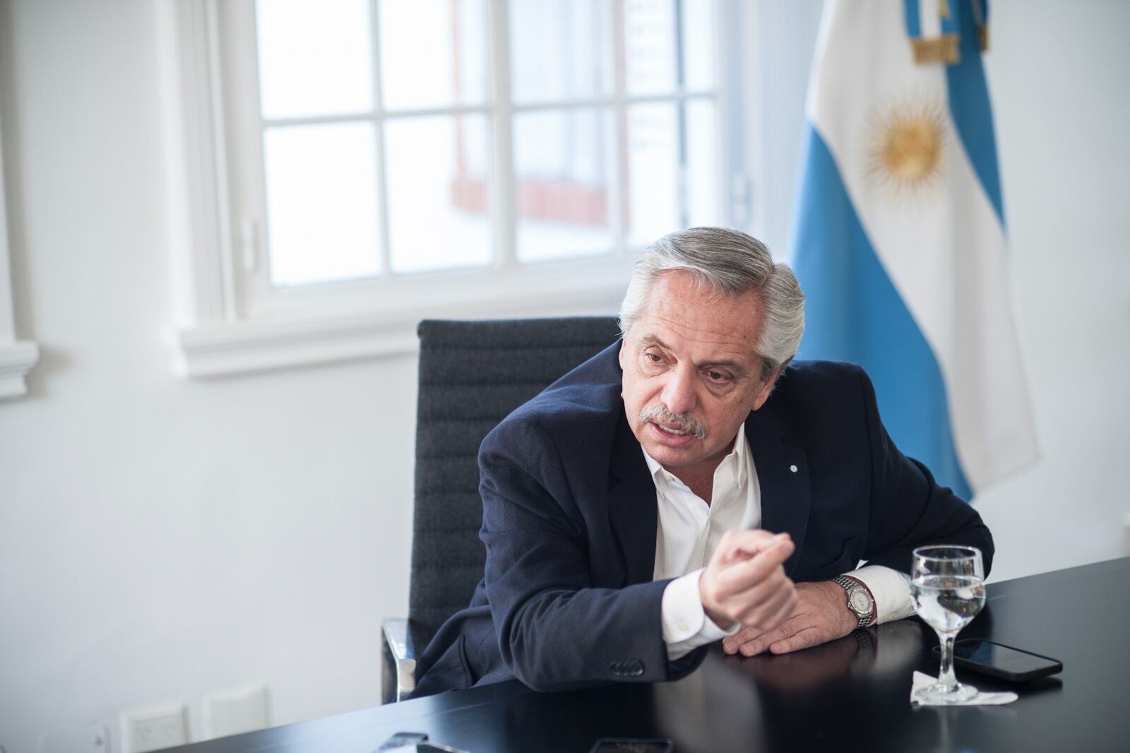 "De mi celular desaparecieron todos los chats del 2022 y del 2023 con Fabiola”, se defendió Alberto Fernández