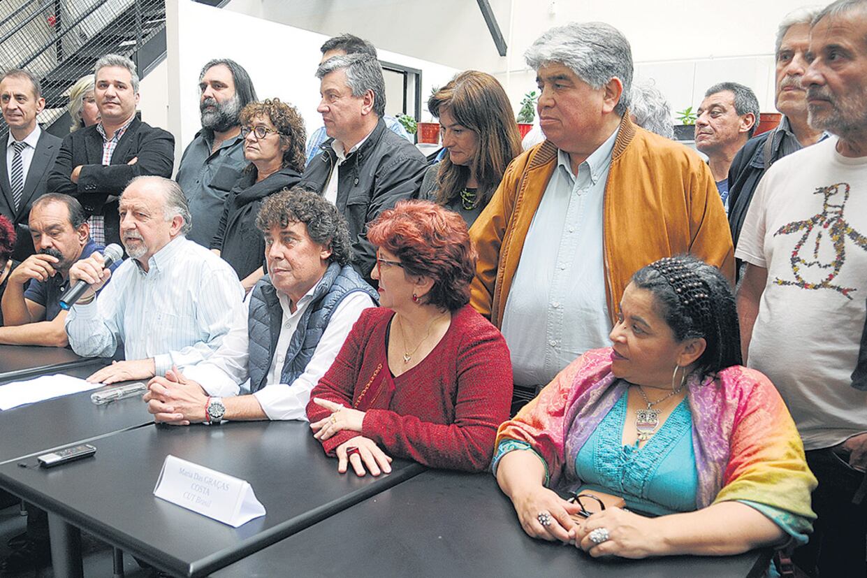 Los líderes de la dos CTA, Hugo Yasky y Pablo Micheli, en la conferencia de prensa realizada ayer.