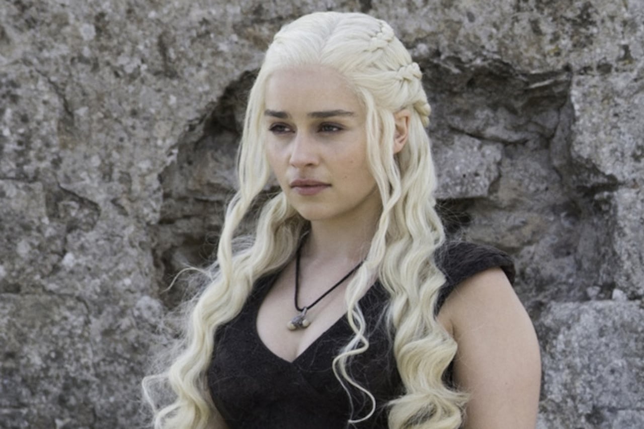 Emilia Clarke fue intervenida tres veces para salvarle la vida.
