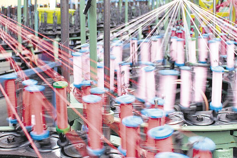 En un año hubo una caída de casi seis puntos porcentuales en la utilización de la capacidad instalada.