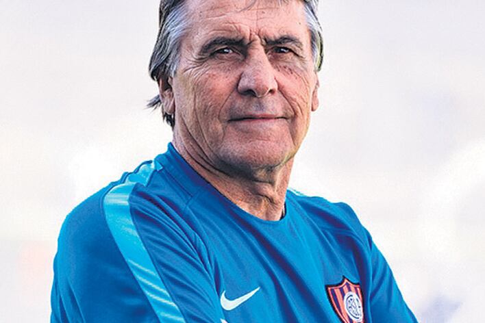 Hugo Tocalli, como AC de Pekerman y DT, ganó cinco mundiales juveniles.